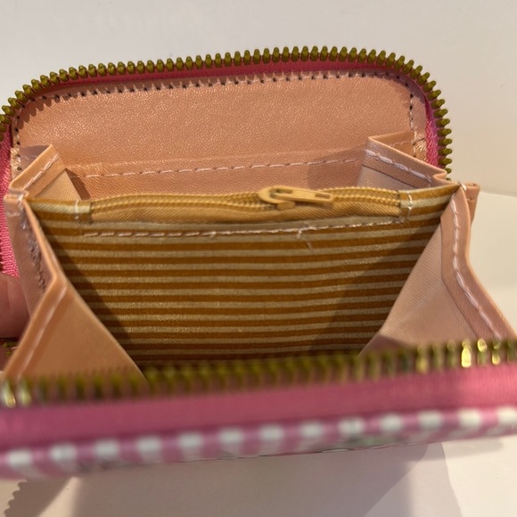 Hello Kitty Pink Checkered Wallet - Picture 6 of 6